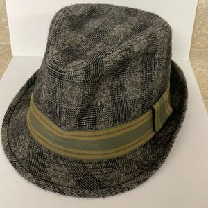 Trevero Plaid Fedora with gold/green striped band, size large